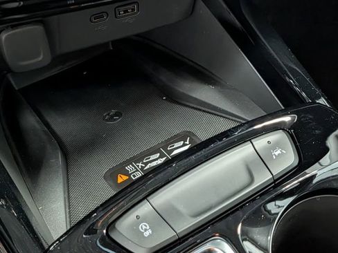 New 2026 Chevrolet Trax LT w/ Sunroof Package image 24