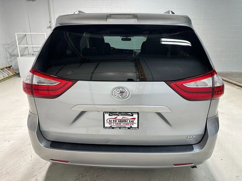 Used 2017 Toyota Sienna XLE w/ Protection Package AWD/4WD image 6