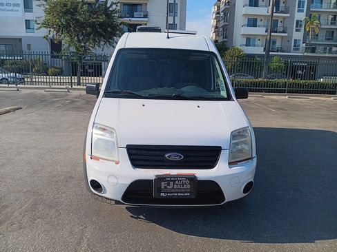 Used 2010 Ford Transit Connect XLT FWD image 2