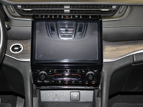 Certified 2022 Jeep Grand Cherokee L Limited AWD/4WD image 15