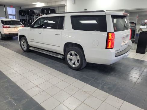 Used 2016 Chevrolet Suburban LT w/ LT Signature Package image 5