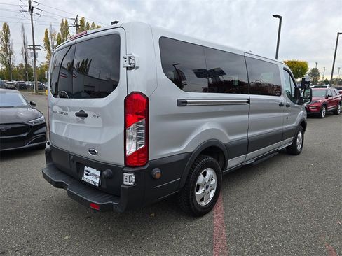 Used 2017 Ford Transit 350 XLT image 5