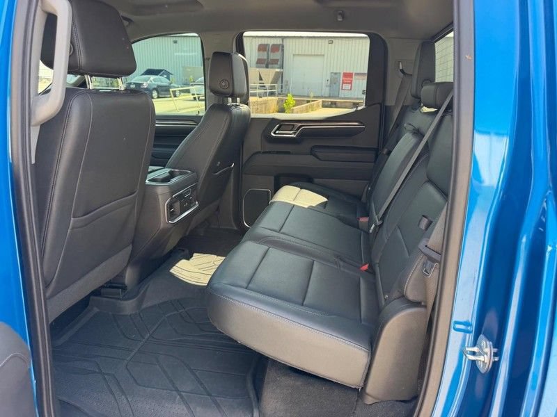 Used 2023 Chevrolet Silverado 1500 LTZ w/ Technology Package AWD/4WD image 7
