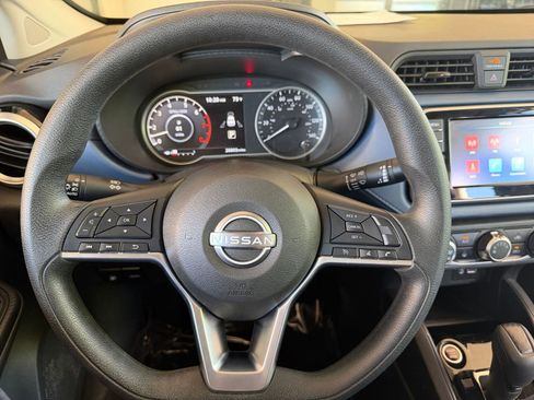 Used 2025 Nissan Versa SV FWD image 25