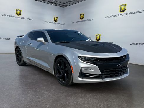 Used 2019 Chevrolet Camaro SS RWD image 7
