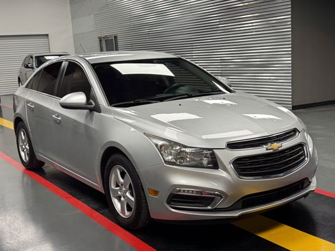 Used 2015 Chevrolet Cruze LT FWD image 6