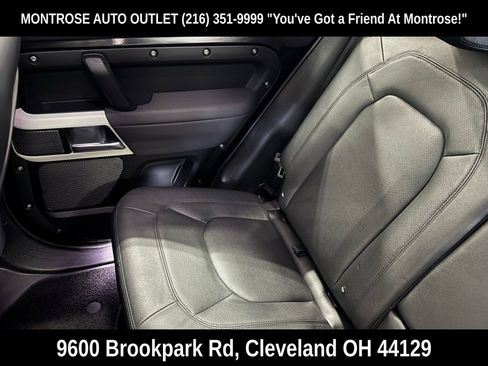 Used 2023 Land Rover Defender 110 SE image 29