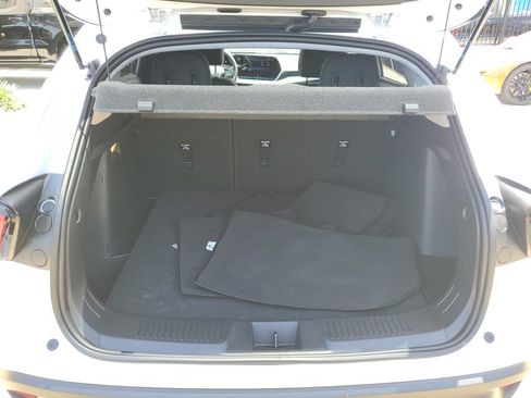Used 2026 Chevrolet Trax LT FWD image 10