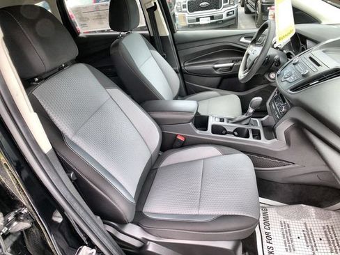 Used 2017 Ford Escape SE AWD/4WD image 25