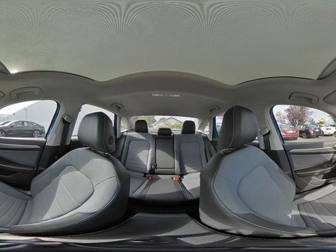 Used 2025 Volkswagen Jetta SE image 42