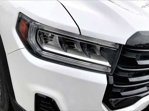 Used 2022 GMC Acadia SLT w/ Elevation Edition image 28