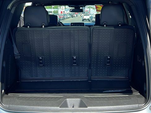 Used 2022 Chevrolet Tahoe LT w/ LT Signature Plus Package AWD/4WD image 12