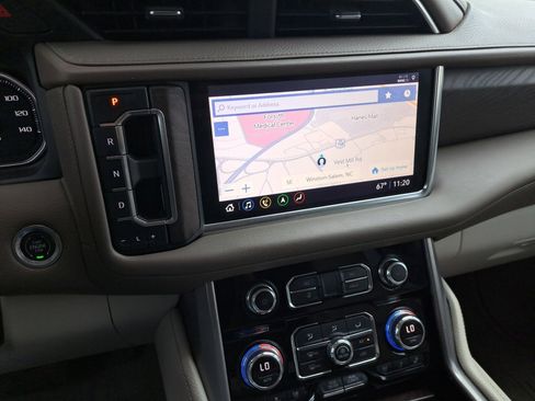 Used 2021 GMC Yukon Denali w/ Denali Premium Package image 28