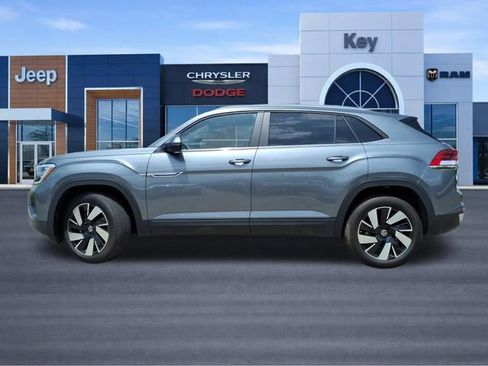 Used 2024 Volkswagen Atlas Cross Sport SE AWD/4WD image 2