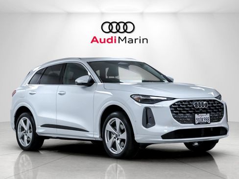Certified 2025 Audi Q5 Premium Plus w/ Premium Plus AWD/4WD image 7