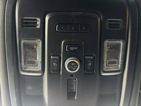 Used 2023 Chevrolet Suburban Premier AWD/4WD image 50
