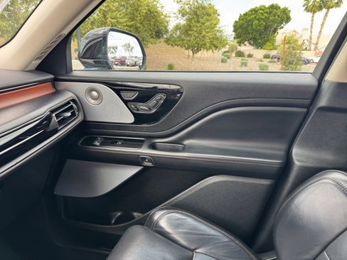 Used 2020 Lincoln Aviator Reserve w/ Equipment Group 202A image 16