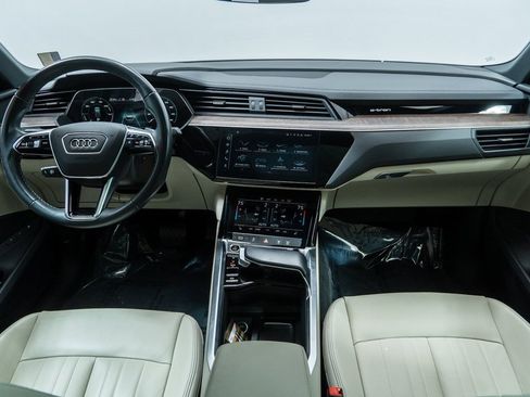 Used 2024 Audi Q8 e-tron Premium image 20