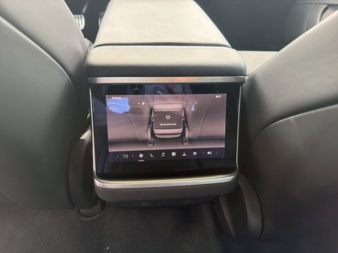 Used 2022 Tesla Model S image 14