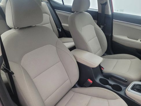 Used 2019 Hyundai Elantra SE FWD image 21