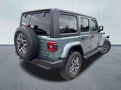 Used 2024 Jeep Wrangler Unlimited Sahara AWD/4WD image 4