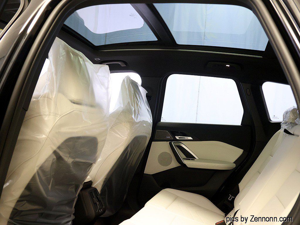 New 2027 BMW X1 xDrive28i AWD/4WD image 13