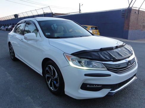 Used 2017 Honda Accord EX-L image 2