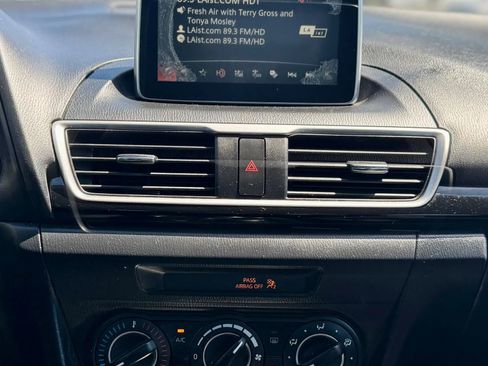 Used 2015 MAZDA MAZDA3 i Touring image 15