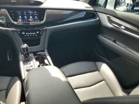 Used 2025 Cadillac XT6 Sport w/ Technology Package AWD/4WD image 16