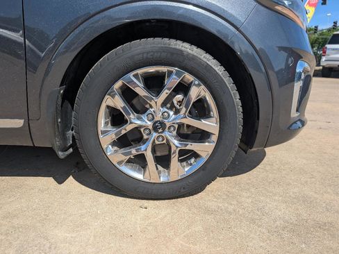 Used 2019 Kia Sorento SX FWD image 9