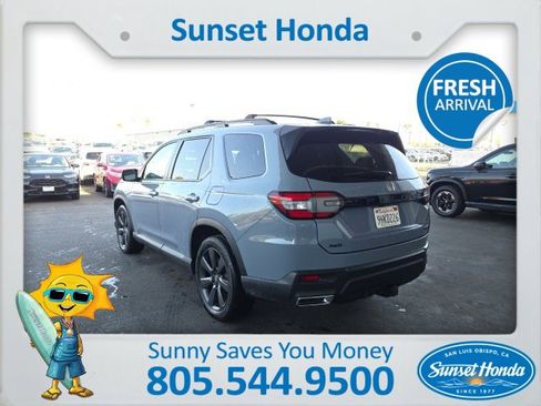 Used 2023 Honda Pilot Sport image 9
