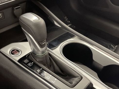 Used 2024 Nissan Altima 2.5 SV image 14