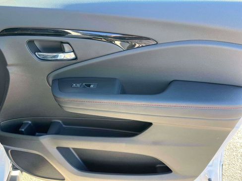 Used 2025 Honda Ridgeline Black Edition image 9