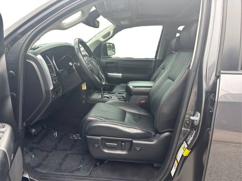 Used 2019 Toyota Sequoia TRD Sport w/ TRD Sport Premium Package AWD/4WD image 10