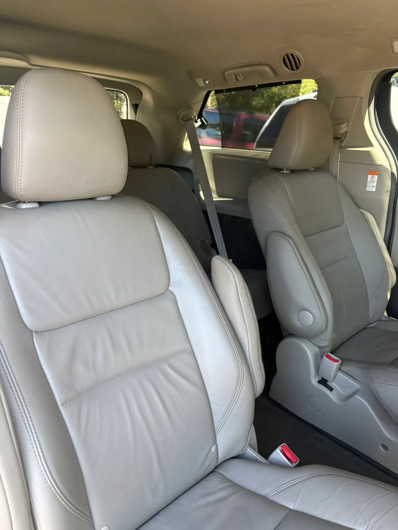 Used 2017 Toyota Sienna XLE AWD/4WD image 32