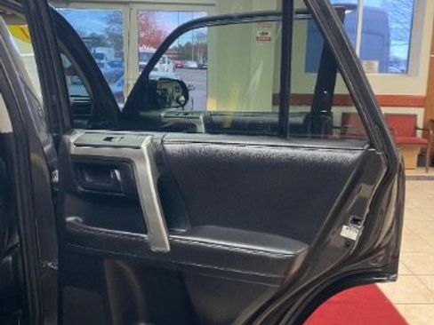 Used 2011 Toyota 4Runner Limited image 10