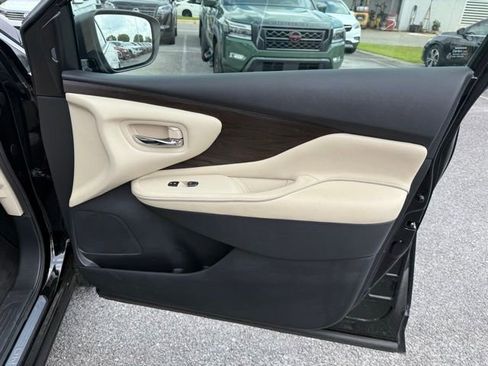 Used 2020 Nissan Murano Platinum w/ Cargo Package FWD image 18