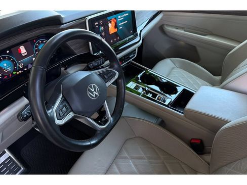 Used 2024 Volkswagen Atlas SEL Premium R-Line AWD/4WD image 10