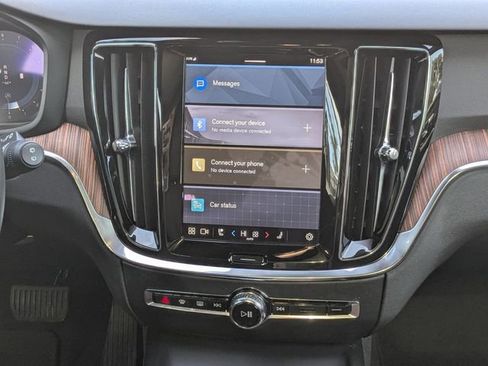 Certified 2025 Volvo V60 B5 Cross Country Plus image 23