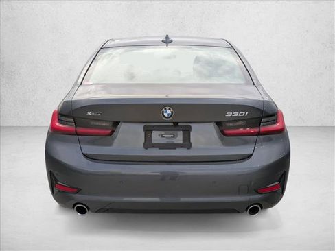 Used 2019 BMW 330i xDrive Sedan w/ Premium Package image 6
