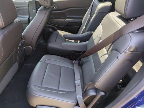 Certified 2023 GMC Acadia SLT w/ Preferred Package AWD/4WD image 26