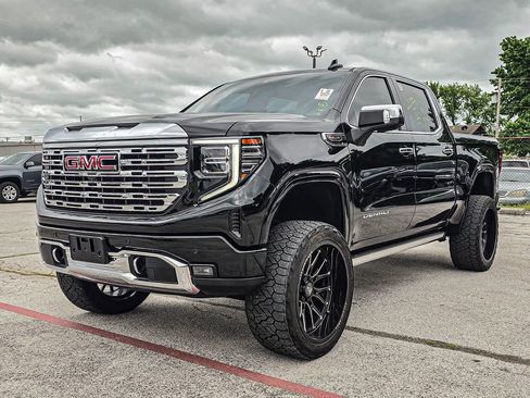 Used 2023 GMC Sierra 1500 Denali AWD/4WD image 3