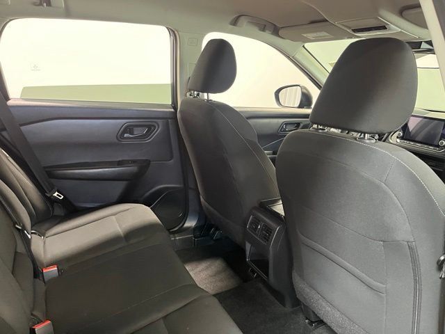 Used 2024 Nissan Rogue S FWD image 15