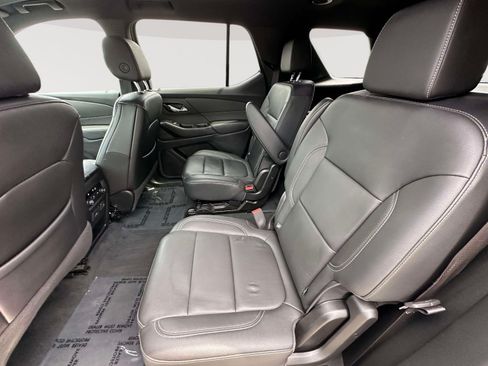 Used 2023 Chevrolet Traverse LT w/ LT Premium Package AWD/4WD image 32