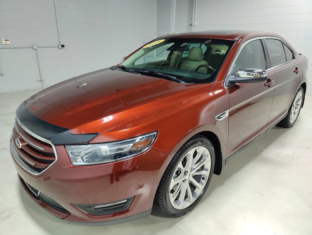 Used 2015 Ford Taurus Limited w/ Equipment Group 301A AWD/4WD image 17