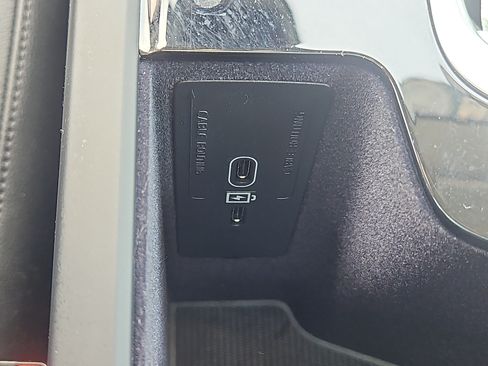 Used 2024 Volvo XC90 B5 Core w/ Climate Package AWD/4WD image 10