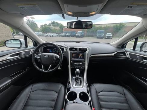 Used 2013 Ford Fusion SE FWD image 17