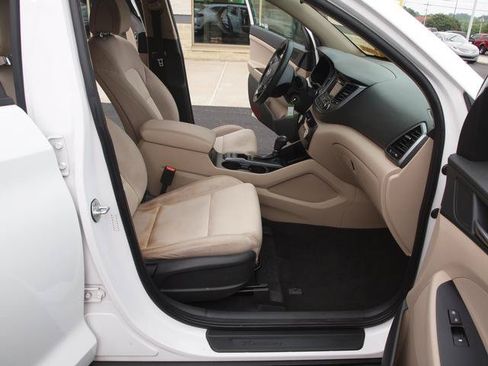 Used 2017 Hyundai Tucson SE w/ SE Popular Package 02 AWD/4WD image 6