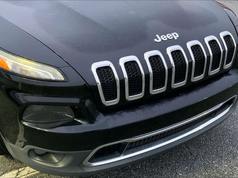 Used 2016 Jeep Cherokee Limited image 29