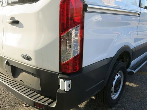 Used 2022 Ford Transit 250 Low Roof w/ Exterior Upgrade Package RWD image 39